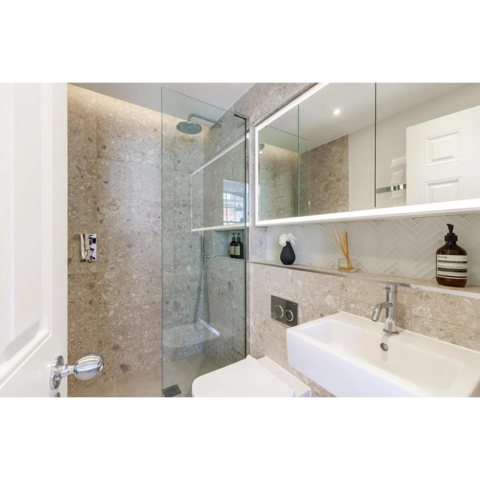 Luxury Sophia 4 Bedroom 8 Sleeps *